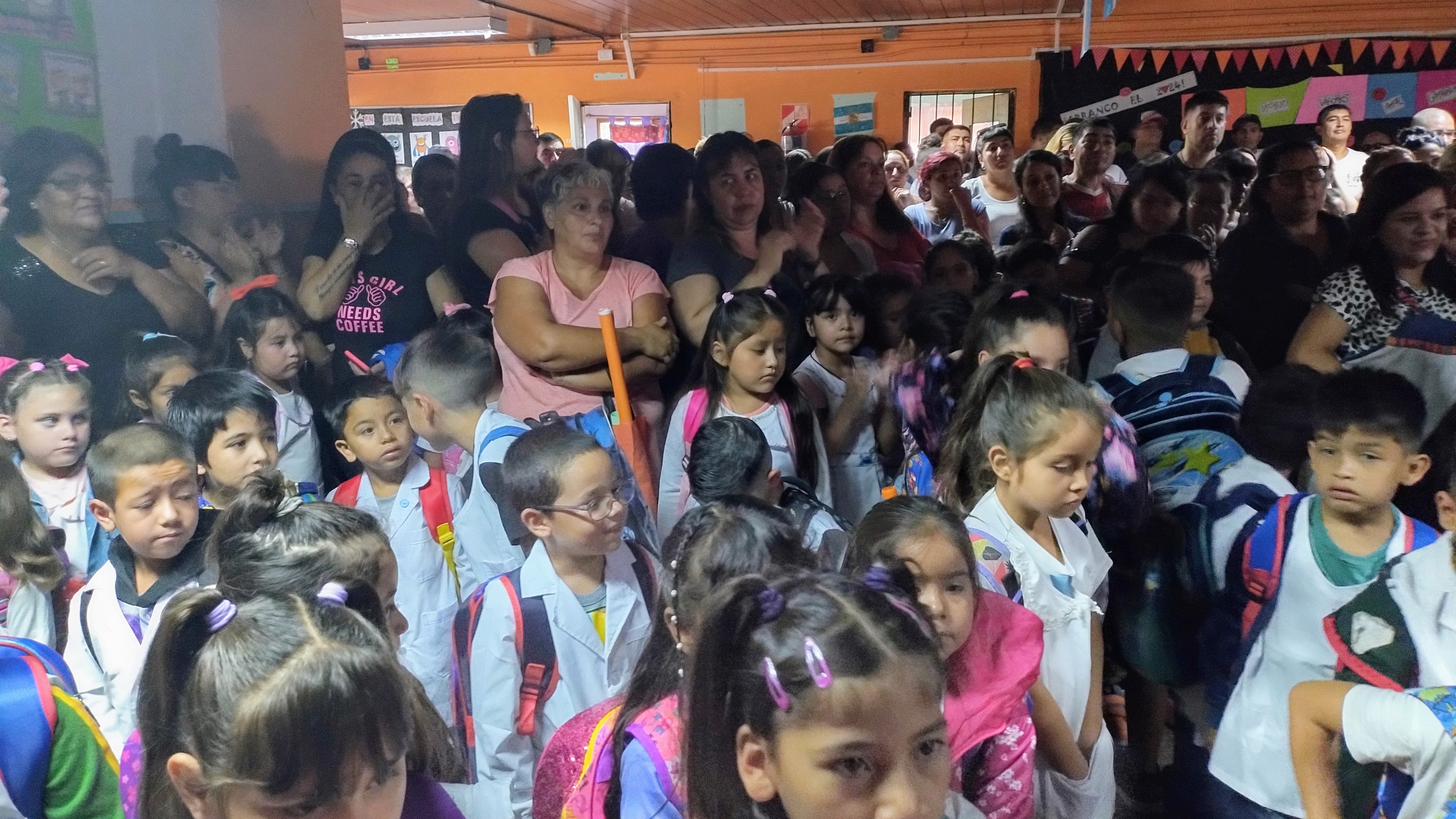 Junto a la comunidad educativa de la Escuela Especial N°517 y la Escuela Primaria N°130, el presidente del Consejo Escolar, Alejandro Fabio Sosa, participó del acto de inicio del Ciclo Lectivo 2024 